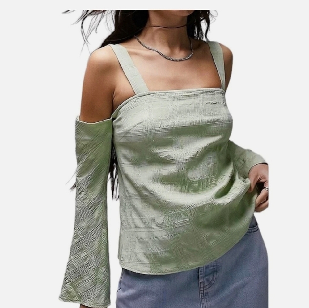 NWOT Topshop Textured Cold Shoulder Top Pastel Green Size 2